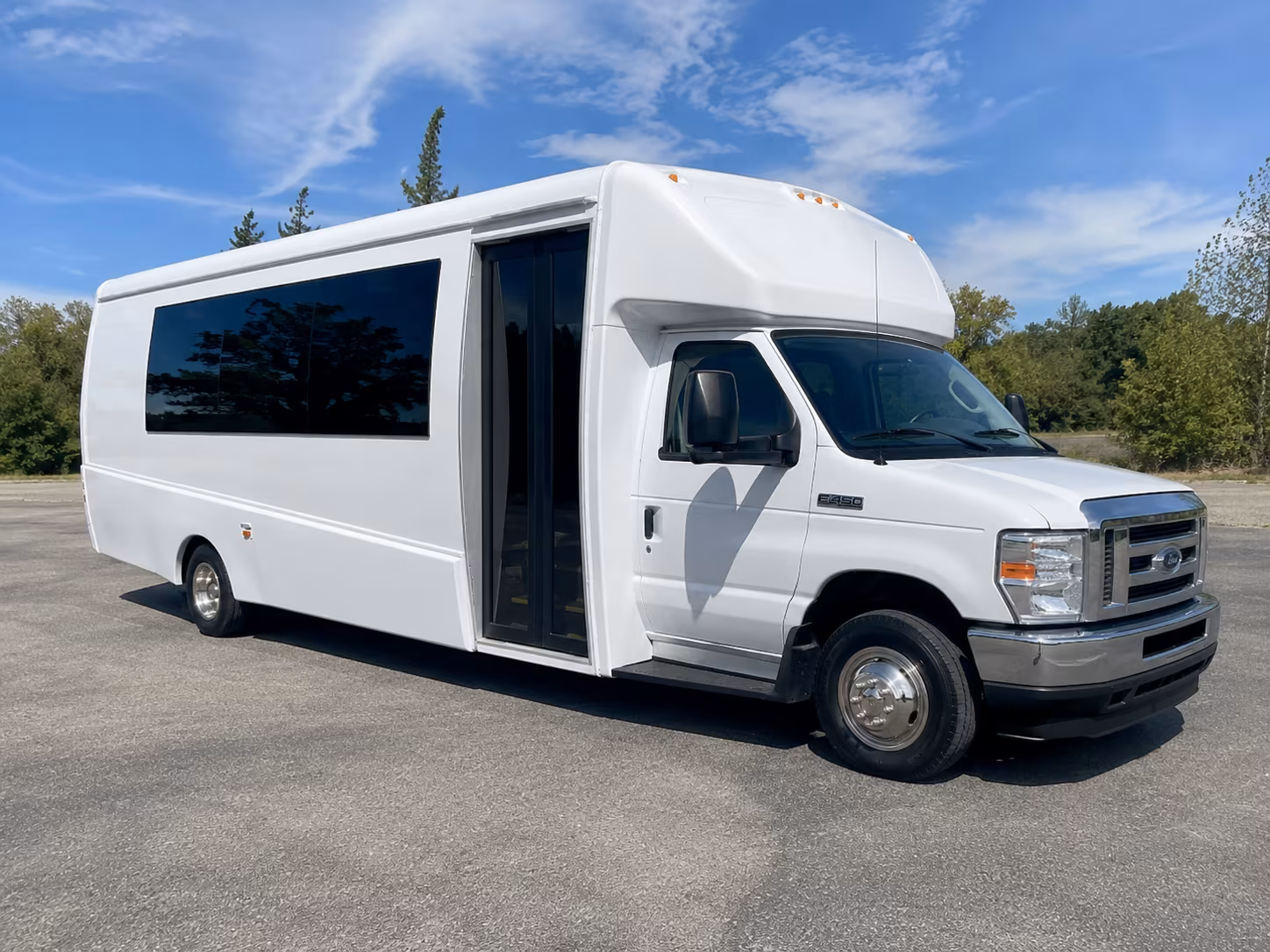 15 Passenger Party Bus Exterior