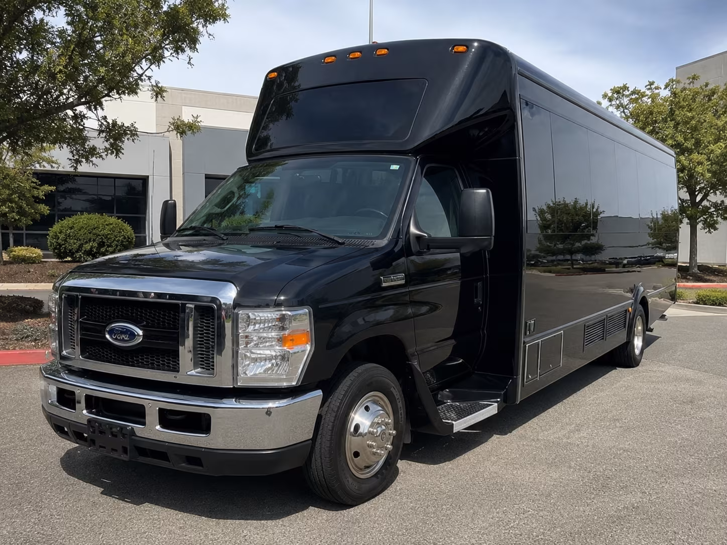 Pompano Beach Homecoming & Prom Party Bus Rentals